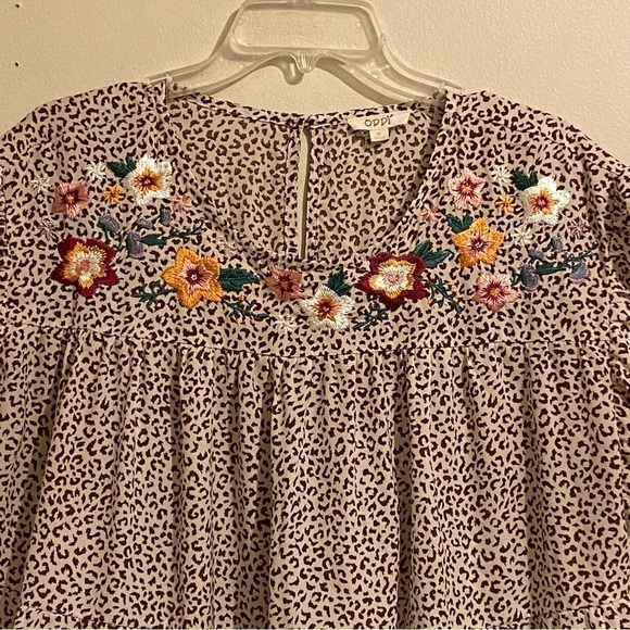 ODDY Animal Print Embroidered Neckline Ruffles Flowy Size M Tunic - Picture 2 of 13